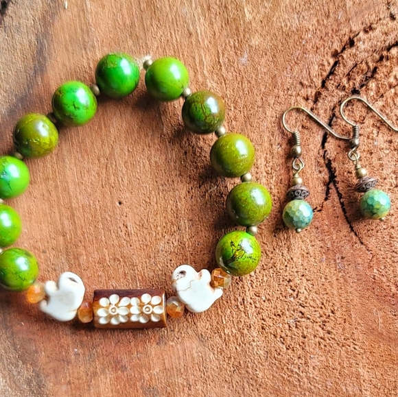 Green Turquoise Elephant Bracelet & Earring Set - Picture 1 of 3